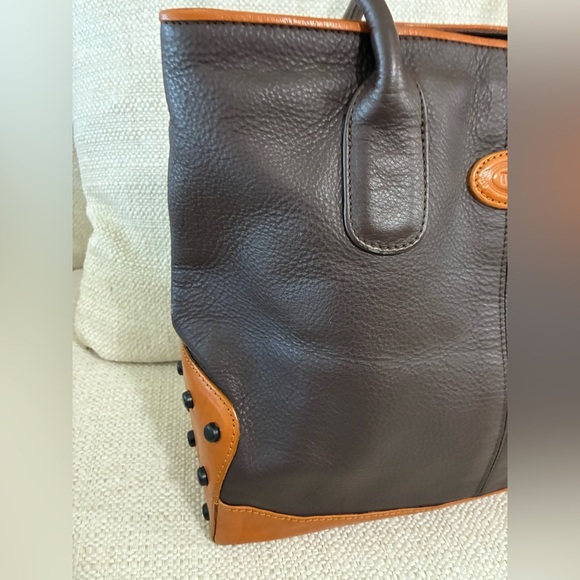 Vintage Tod's Beige Brown
Pebbled Leather Gommino Tote Bag - Picture 3 of 16